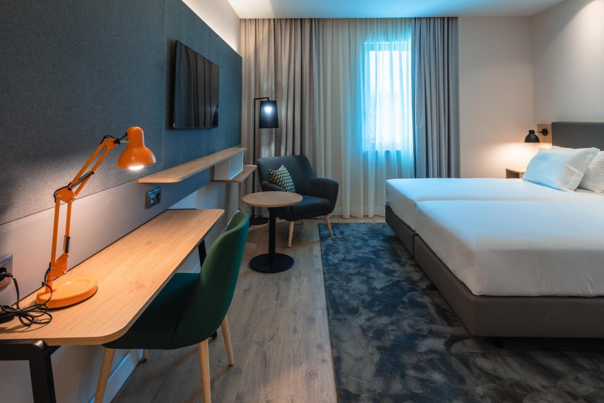 By Ihg Hotel 4*