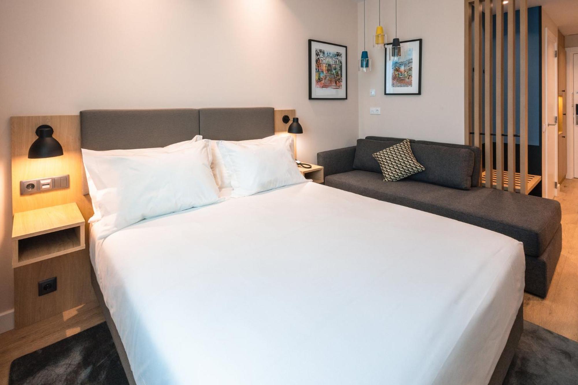 By Ihg